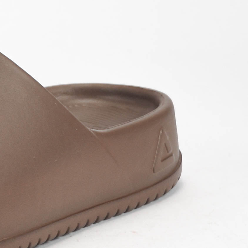 Peak — Claquettes café foncé