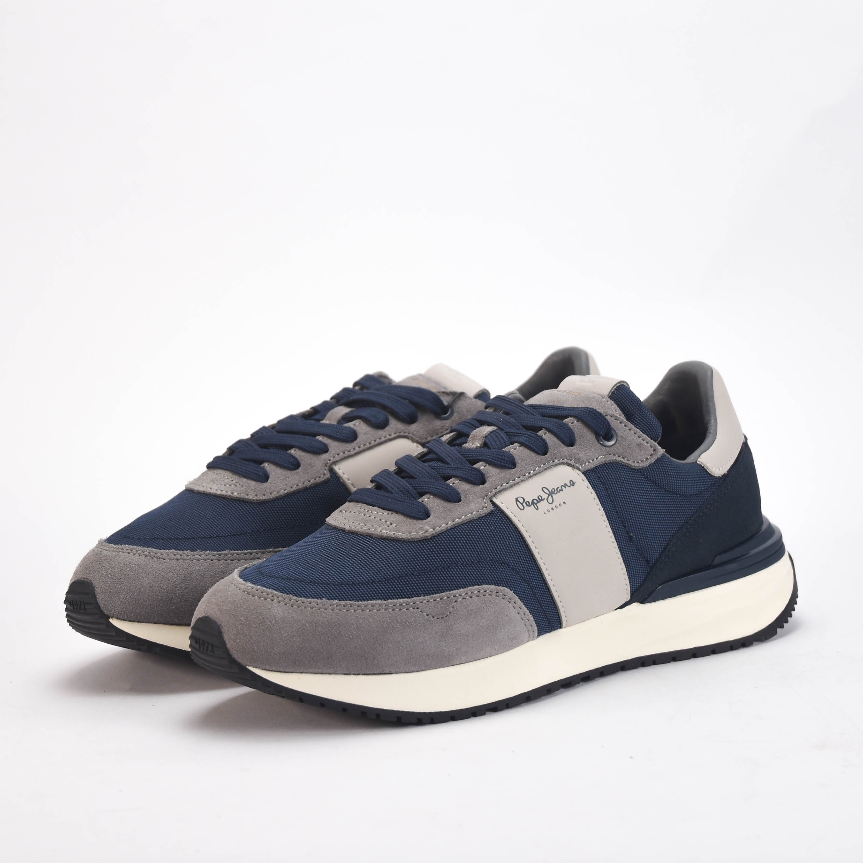 Pepe Jeans — Chaussures homme grises