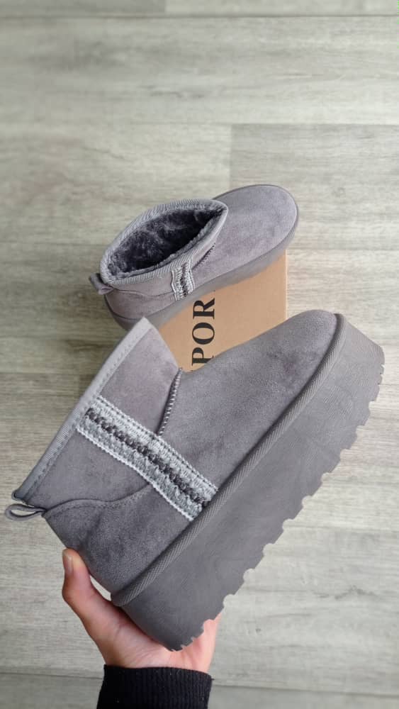 UGG 727 GRIS