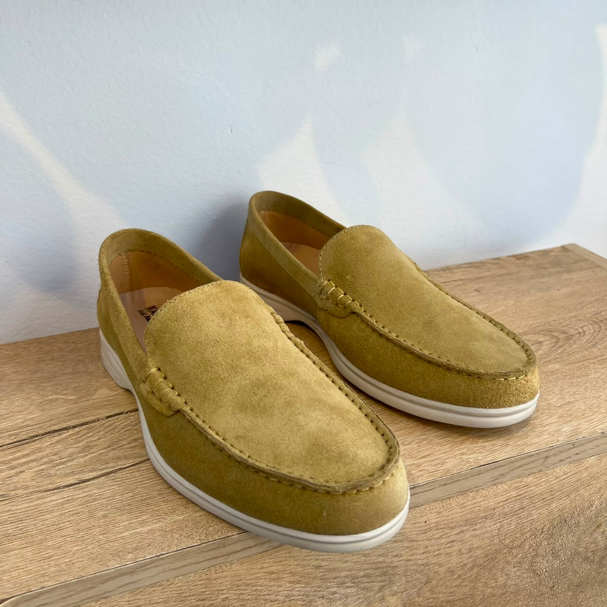 Mocassins en cuir beige sable