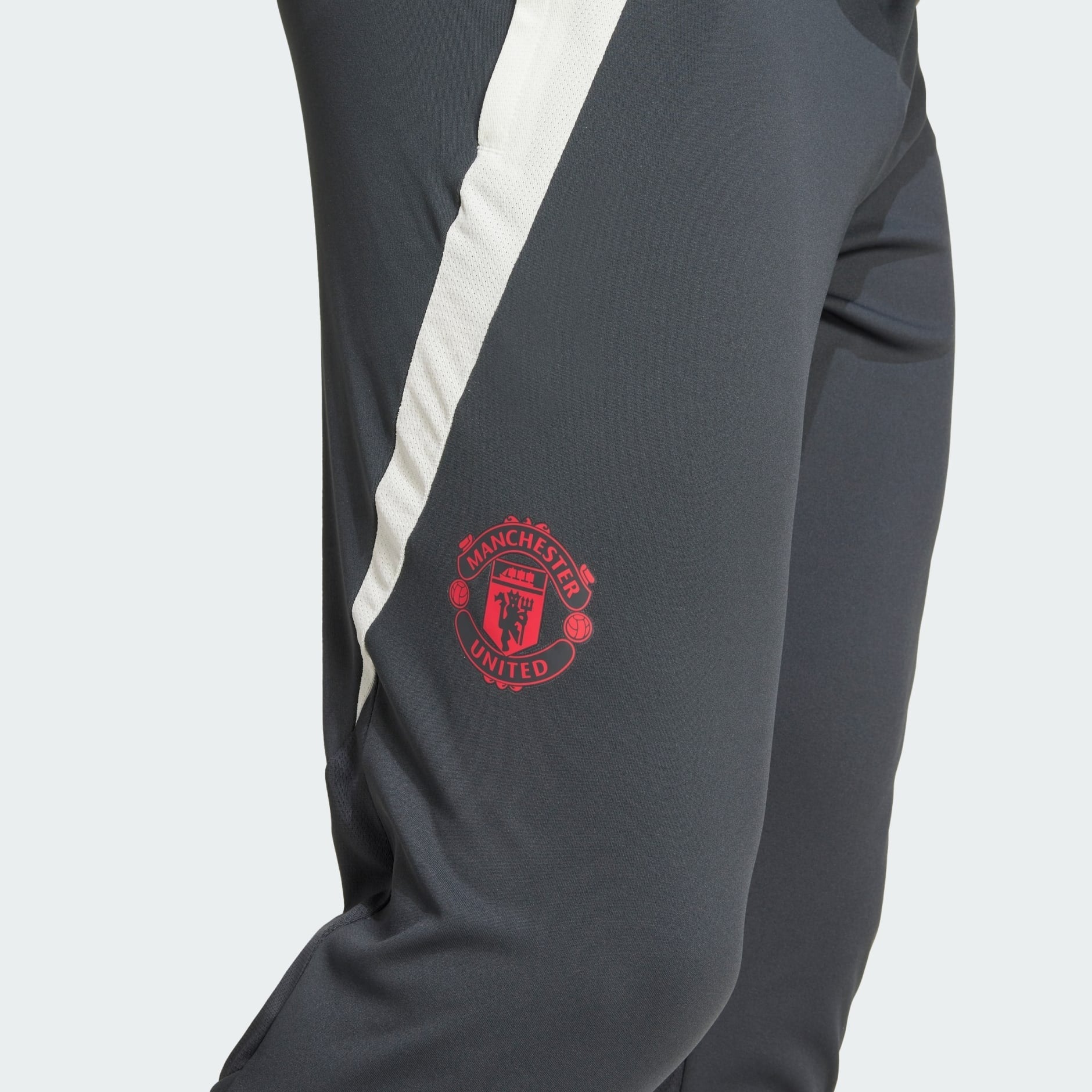 PANTALON D'ENTRAINEMENT ADIDAS IS8089