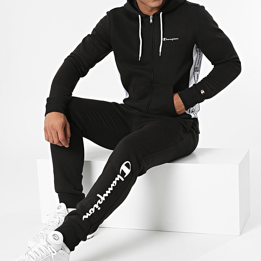 CHAMPION - Hooded Full Zip NBK/NBK/NB 216964-KK001