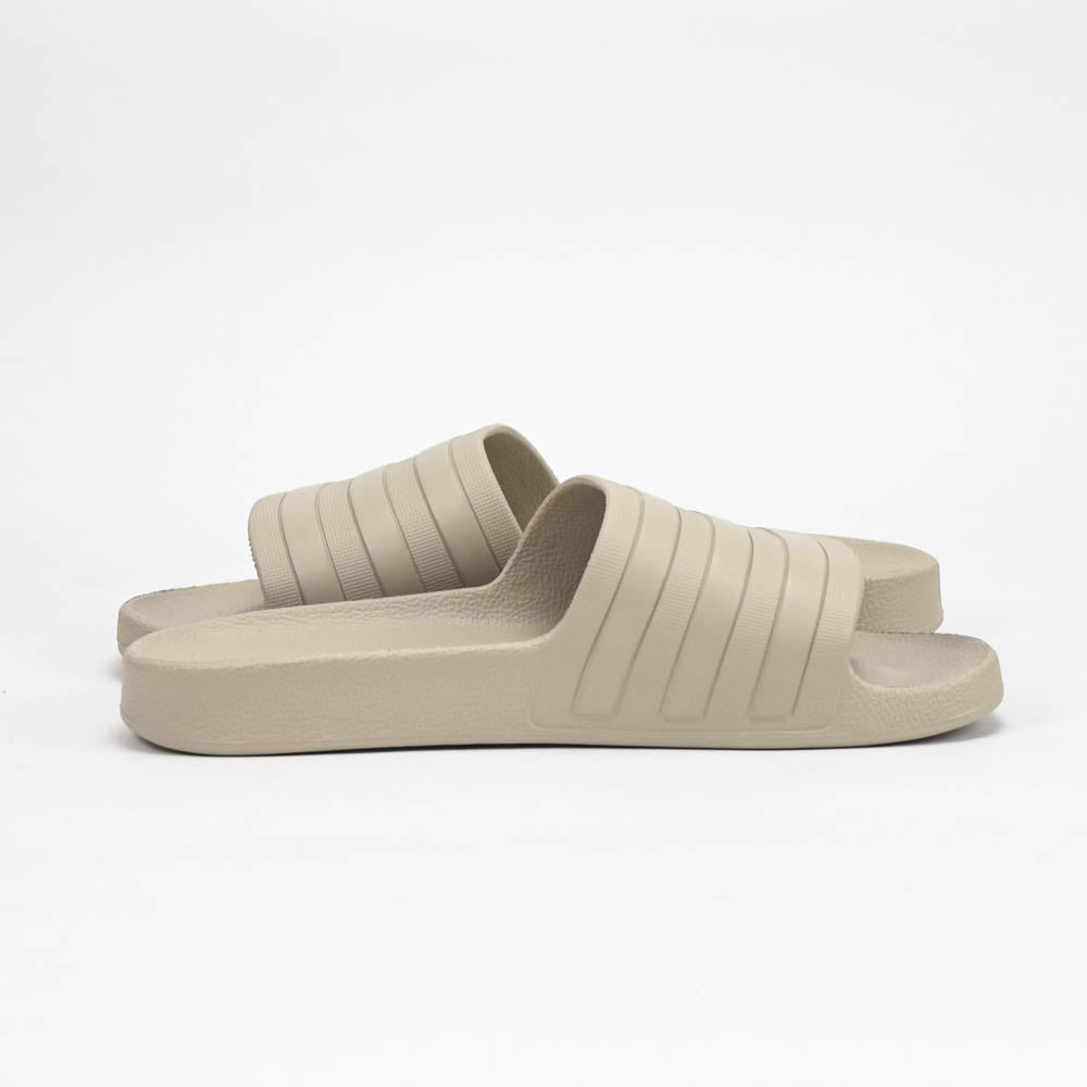 Adidas Adilette — Claquettes