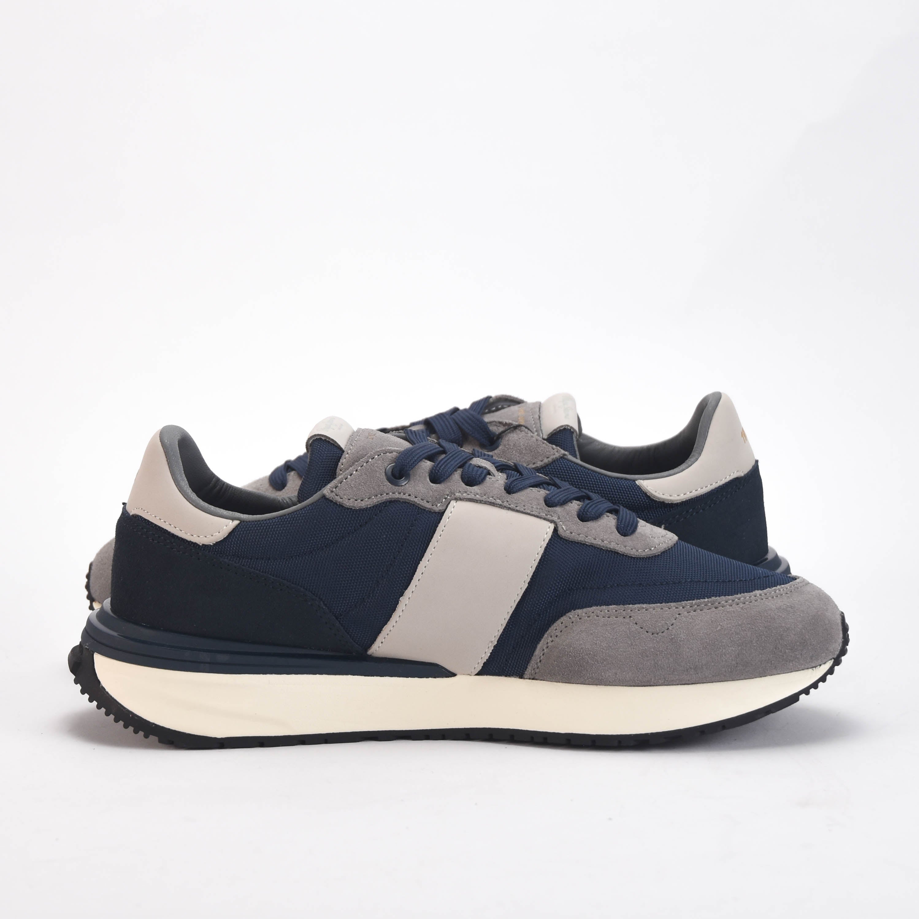 Pepe Jeans — Chaussures homme grises